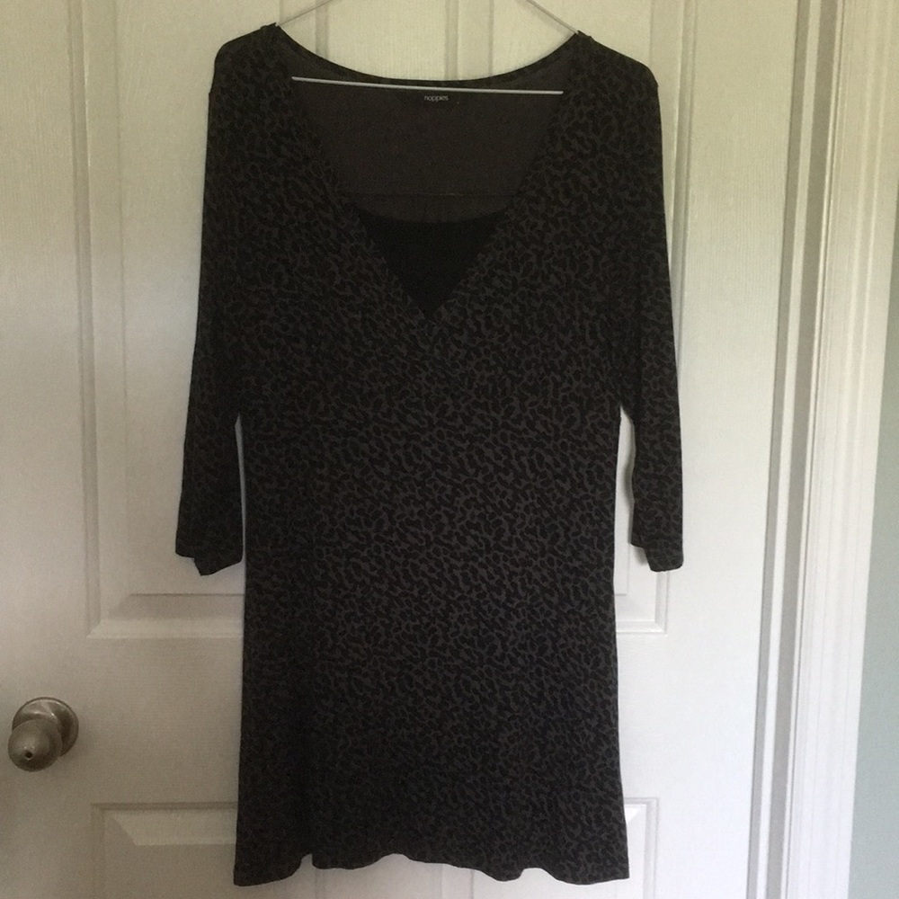 3/4 length maternity shirt.